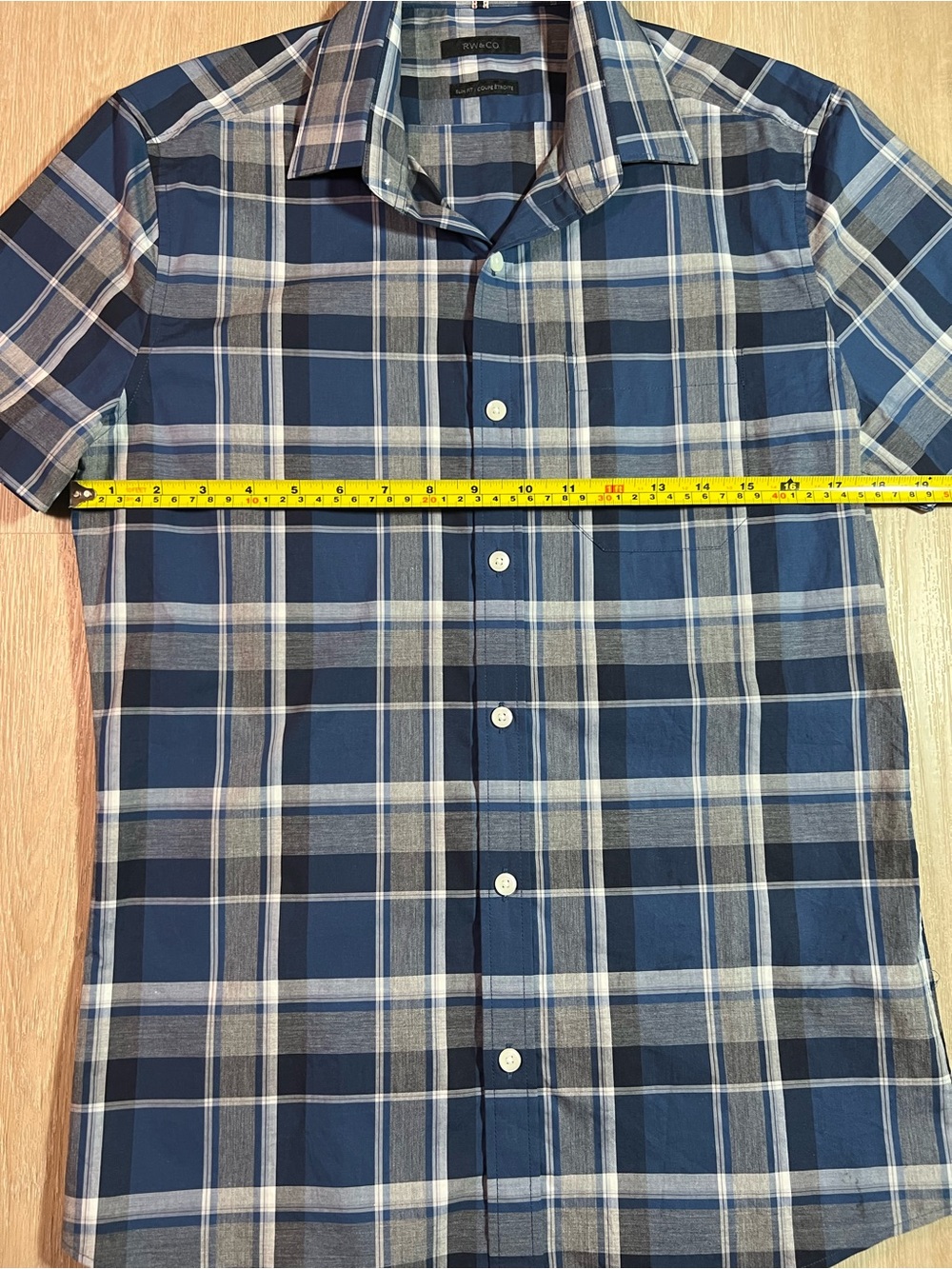 RW&CO. Men’s Blue Plaid Short-Sleeve Button-Up Slim Fit Shirt -INK STAIN ON BACK - Picture 6 of 9